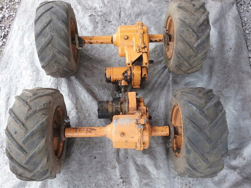 Oś z napędem hydraulicznym z przekładnią PEERLESS