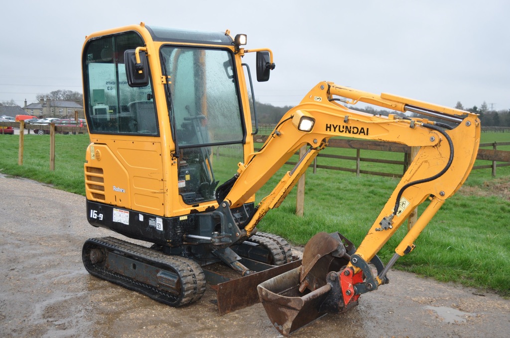 MINIKOPARKA HYUNDAI ROBEX 16-9 2009r koparka