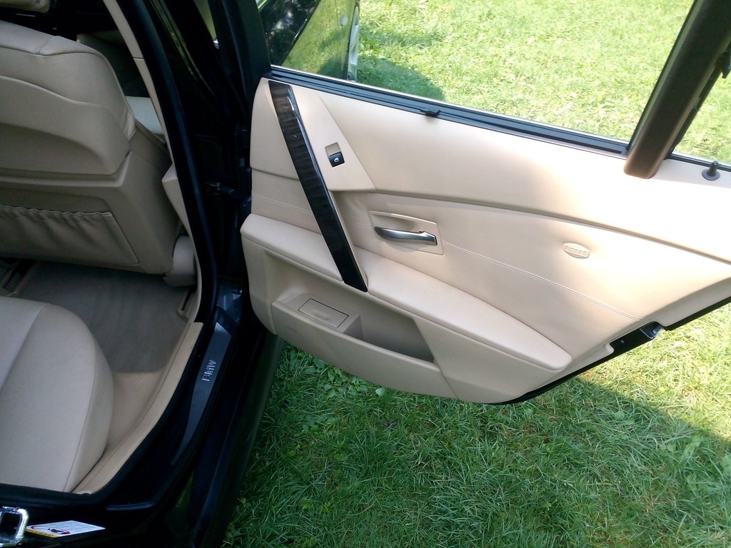 BMW e61 kompletne wnętrze, fotele komfort, jasne