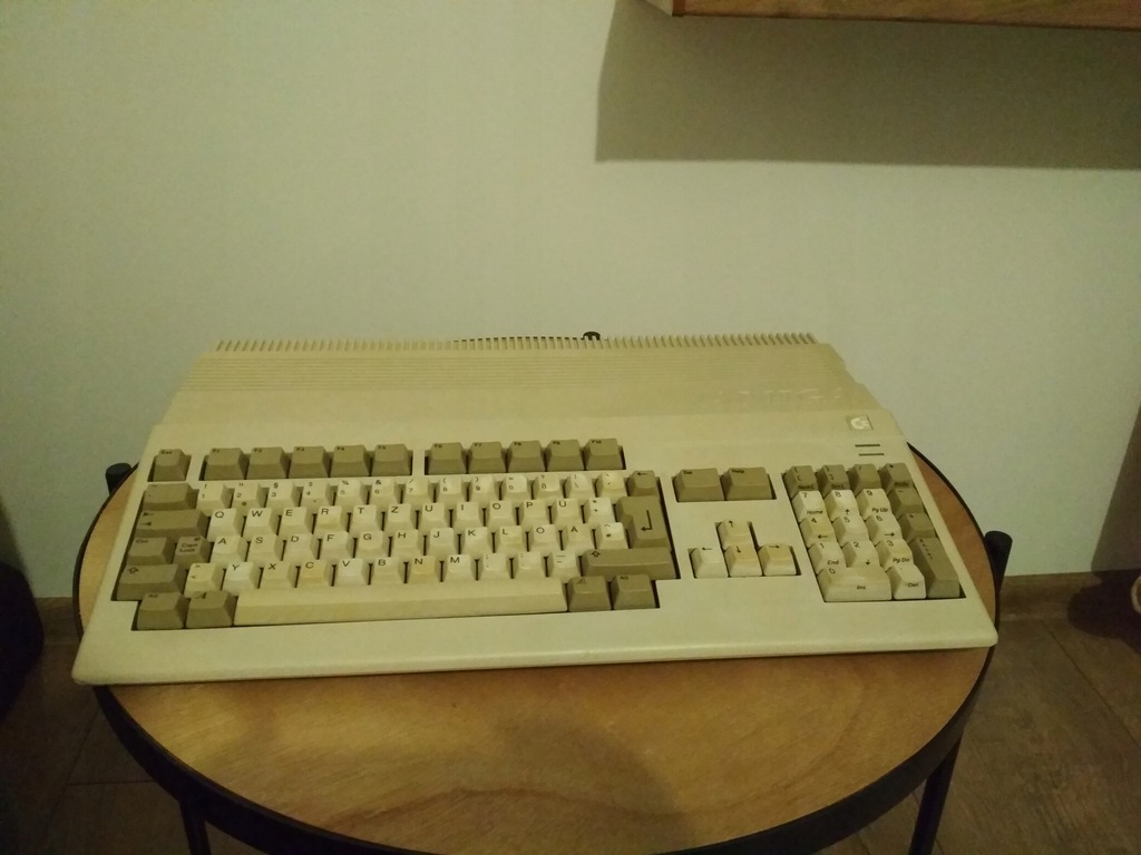 Amiga 500 1MB, zestaw mysz joy zasilacz gry