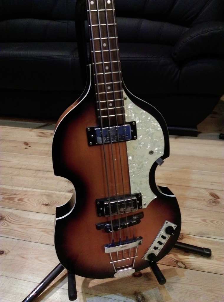 Hofner B-bass Hi-series