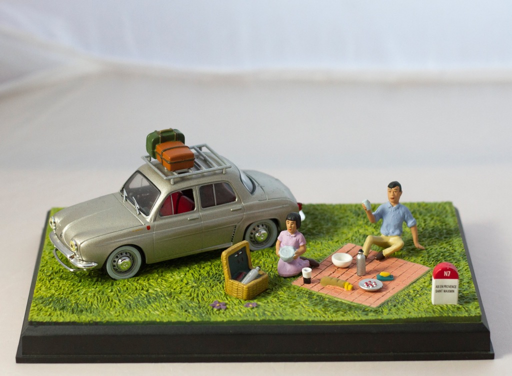 1/43 Renault Dauphine Ondine diorama