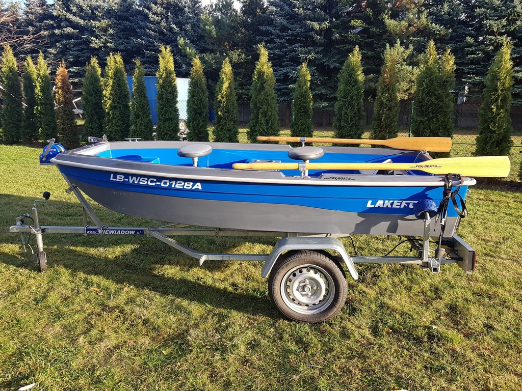Łódź wędkarska LAKEFOX 320 + sonda HDS 7+przyczepa