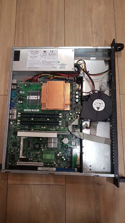 Serwer 1HE SuperMicro CSE-512L-260B