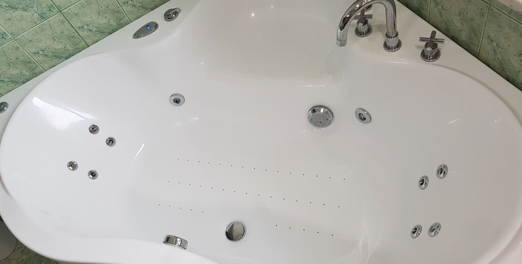 Wanna z hydromasażem, Poolspa PERSJA 150x150cm