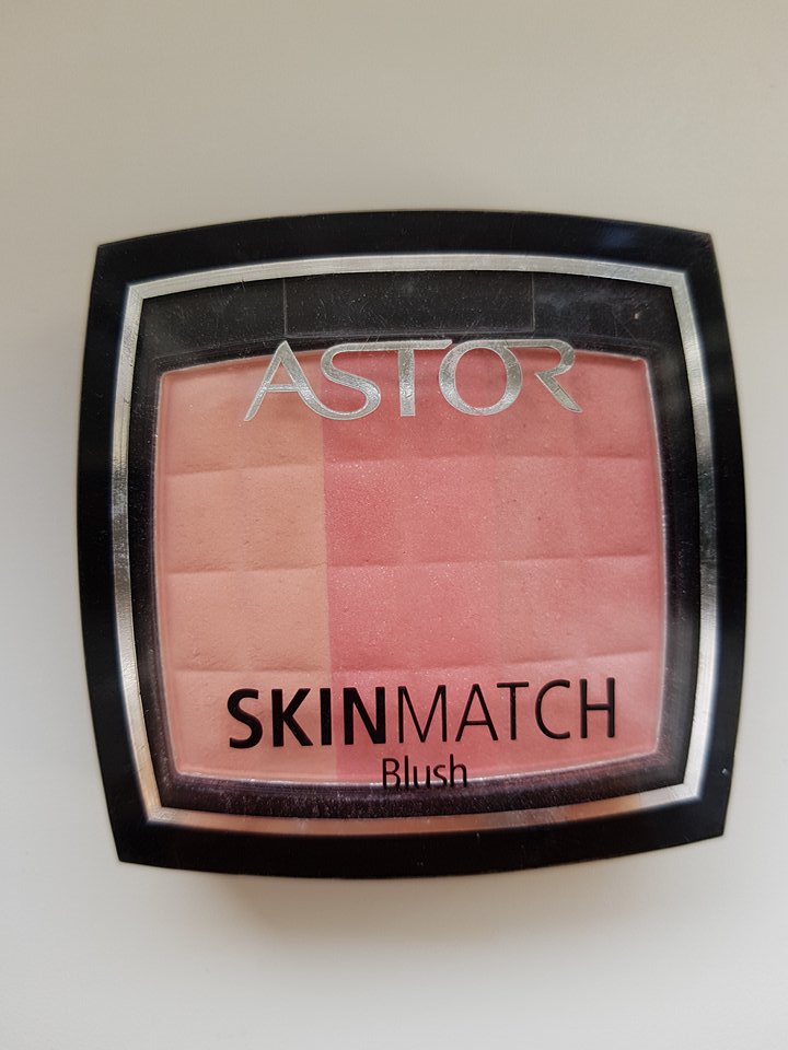 ASTOR Skin Match Blush róż 002 Peachy Coral