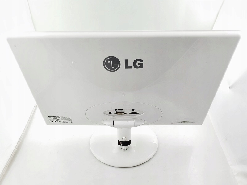 LG FLATRON E2350VPN FULL HD LED 23" 7691462304 oficjalne archiwum