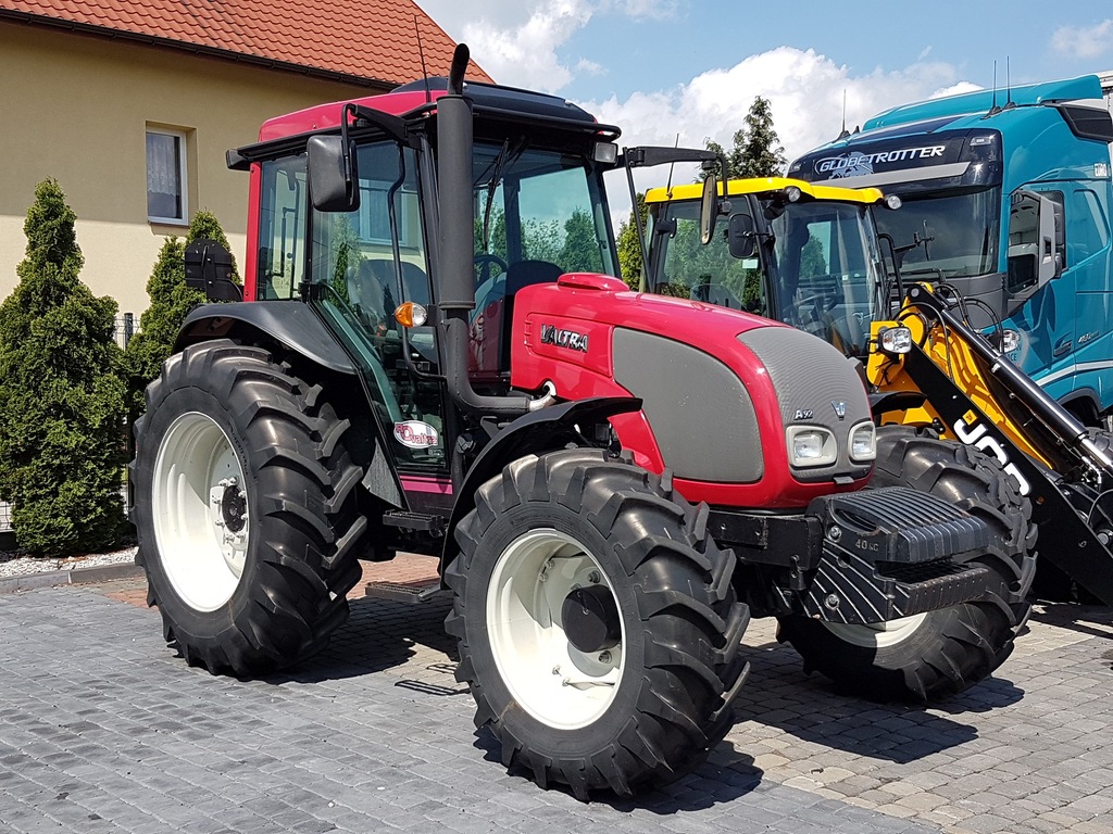 CIĄGNIK ROLINICZY VALTRA A92 MAŁO UŻYWANA 4-CYLIND