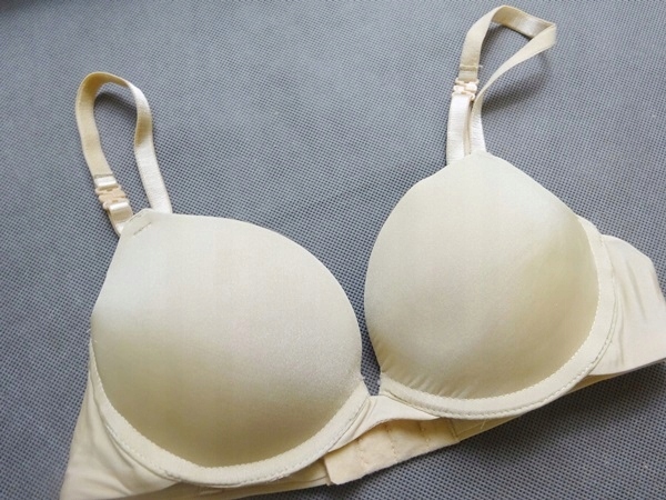 08P20 FAJNY BIUSTONOSZ duży PUSH-UP r 70A beżowy