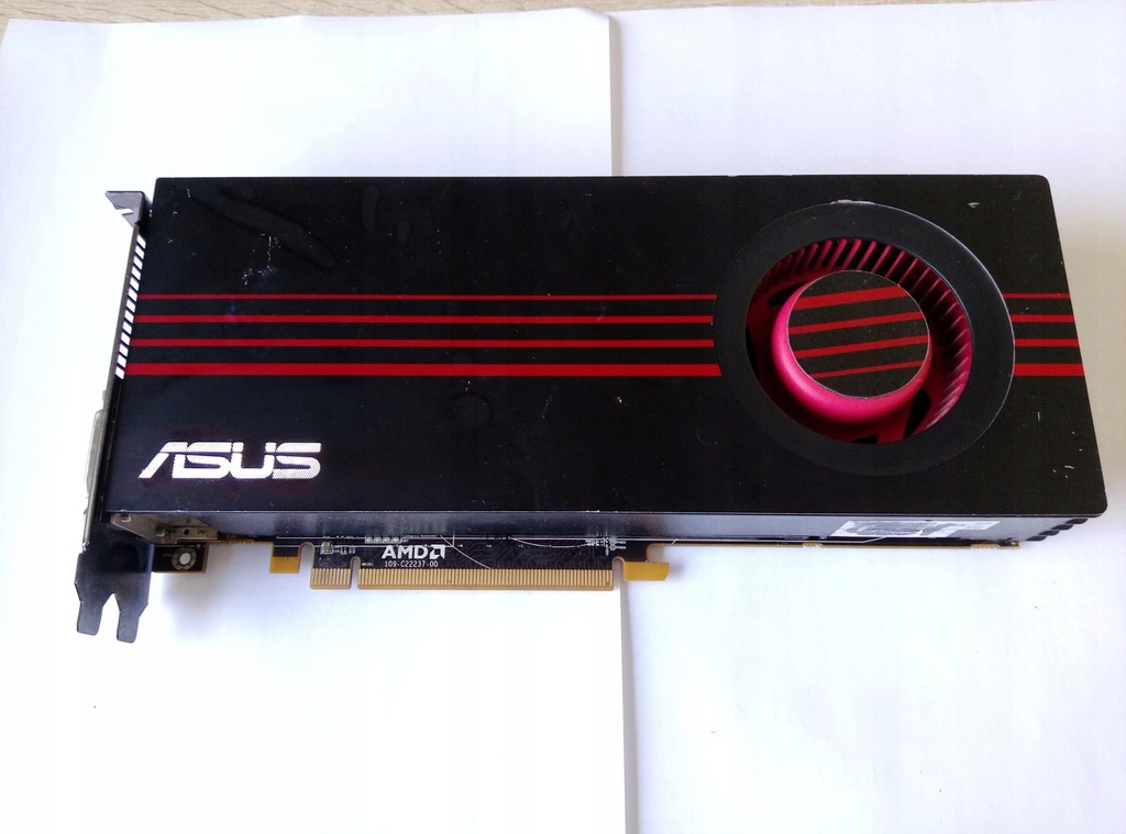 Asus Radeon HD 6870 1GB 256bit PCIe x16 DVI HDMI