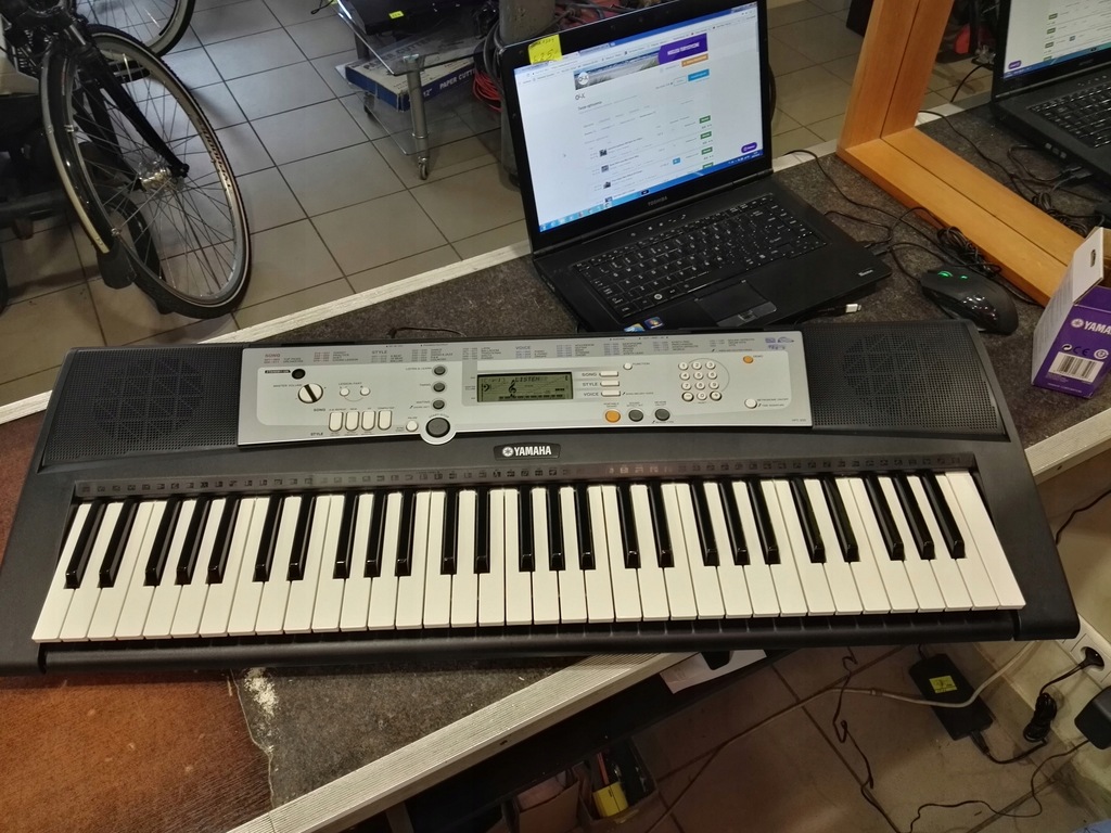 Keyboard Yamaha YPT-200