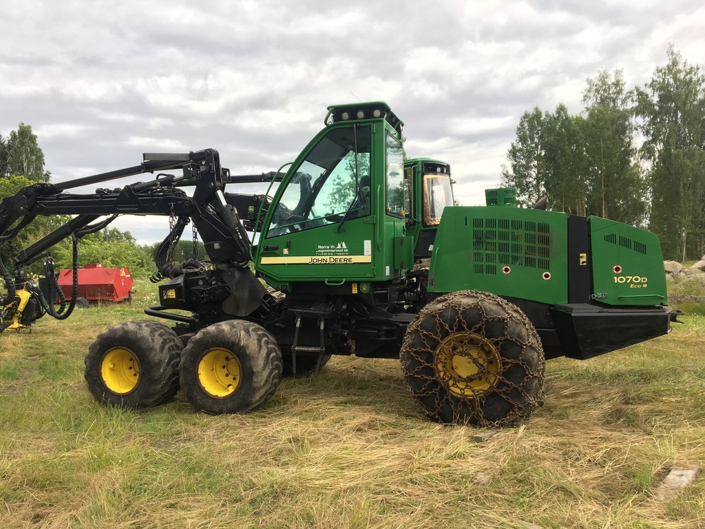 Harvester John Deere 1070 D H745 2008r