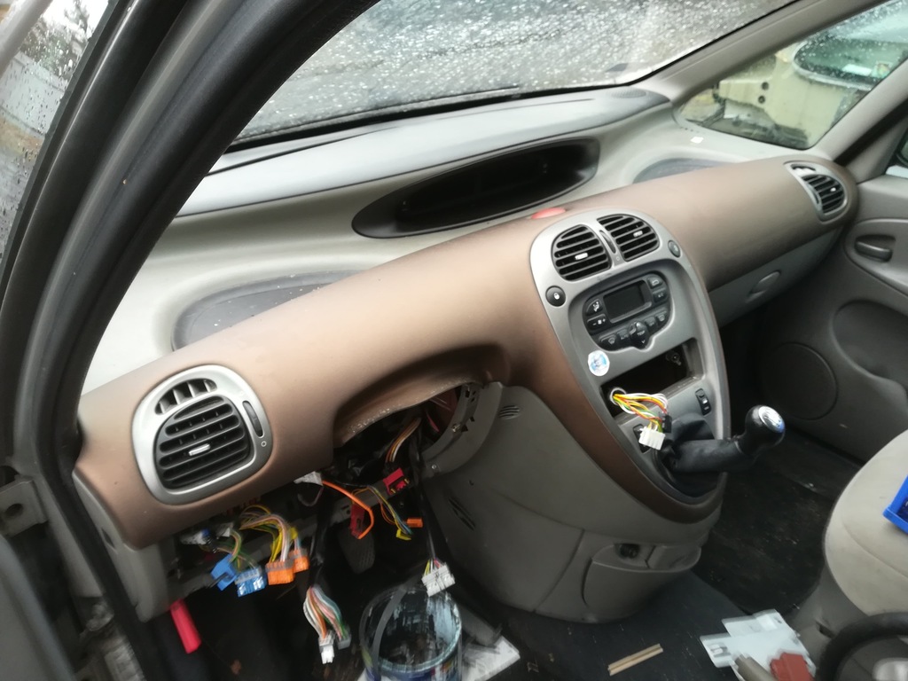 Deska rozdzielcza konsola Citroen Xsara Picasso