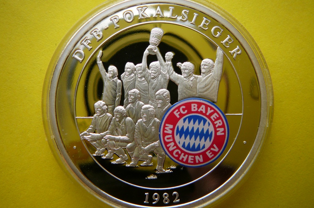 FC BAYERN MONACHIUM-BUNDESLIGA-PUCHAR NIEMIEC 1982