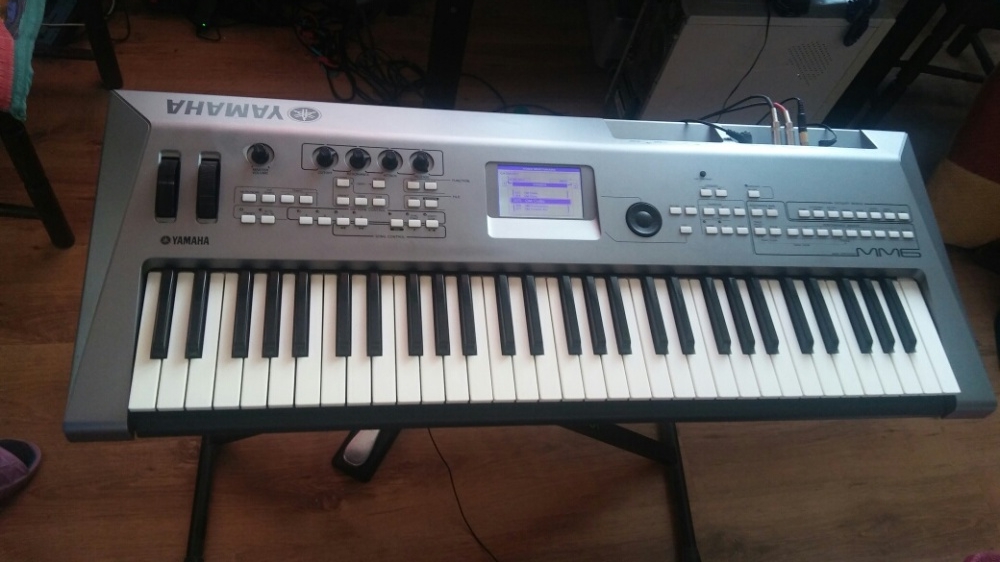 Yamaha MM6, Keyboard, syntezator, stacja robocza