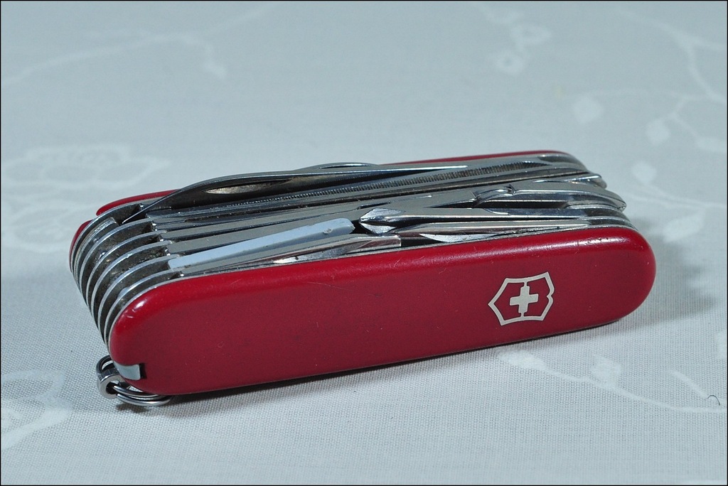 Scyzoryk VICTORINOX  OFFICER- szwajcarski oryginał