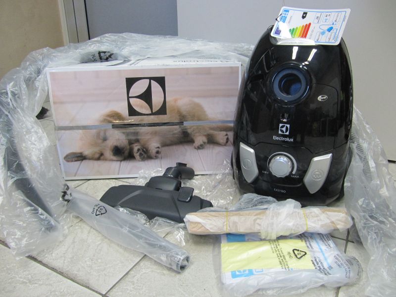 ODKURZACZ ELECTROLUX EEG42EB EASY CLEAN GO ZESTAW
