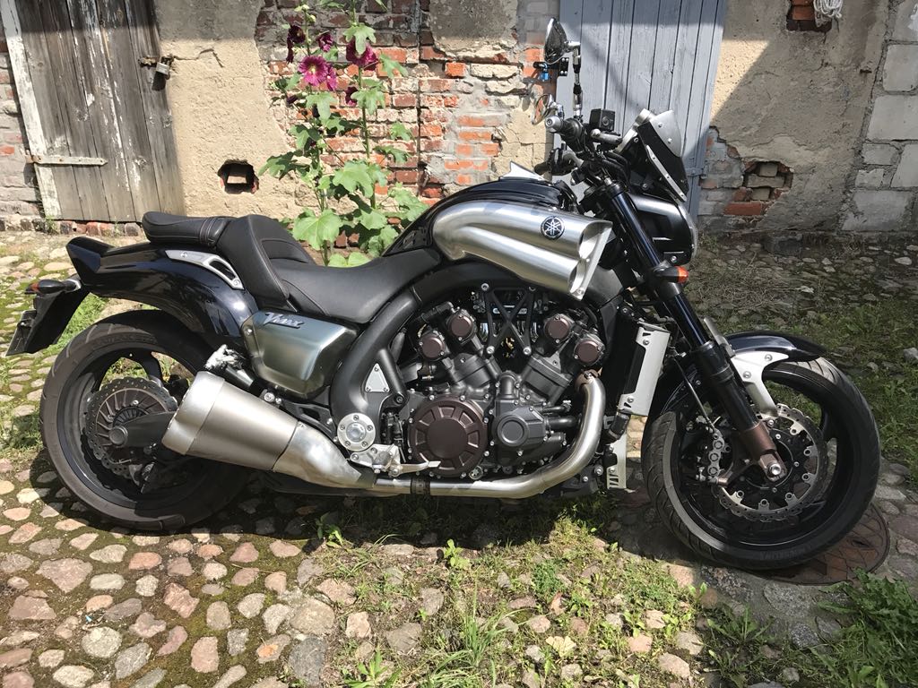 Yamaha V-max 1700 salon polska