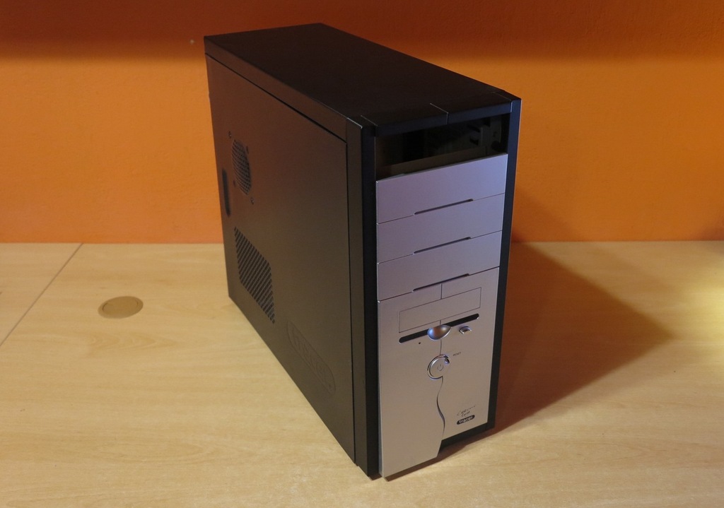 Obudowa ATX Tracer + licencja XP Home