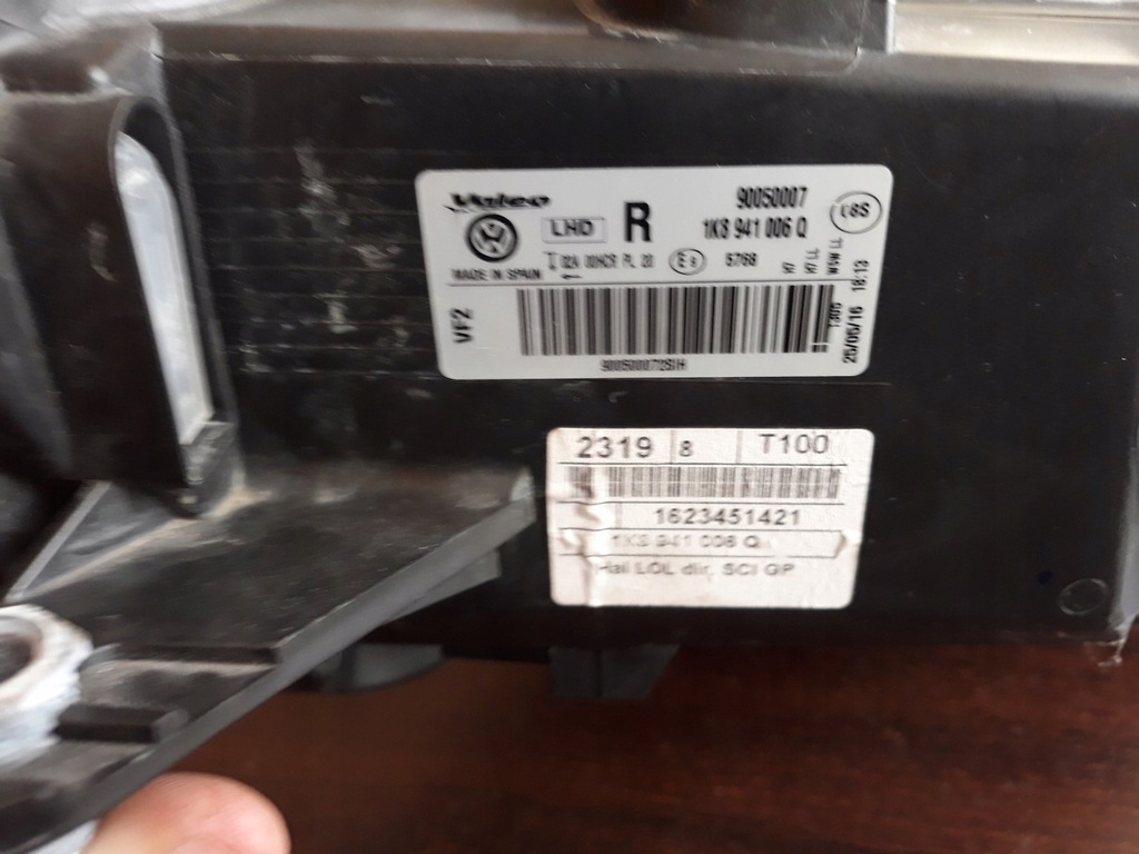 VW SCIROCCO LIFT 1K8941006Q PRAWA LAMPA PRZOD