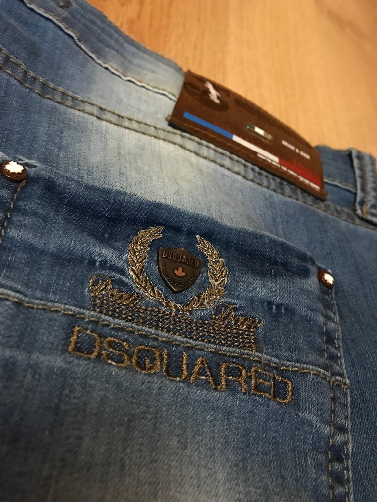 Spodnie jeansy DSquared2 biodrówki