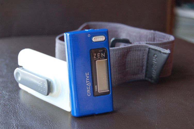 CREATIVE ZEN NANO PLUS 1 GB MP3 ETUI