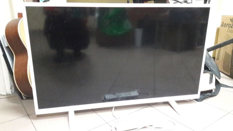 TELEWIZOR TCL F40B3813 40 CALI BIAŁY SUPER PTB