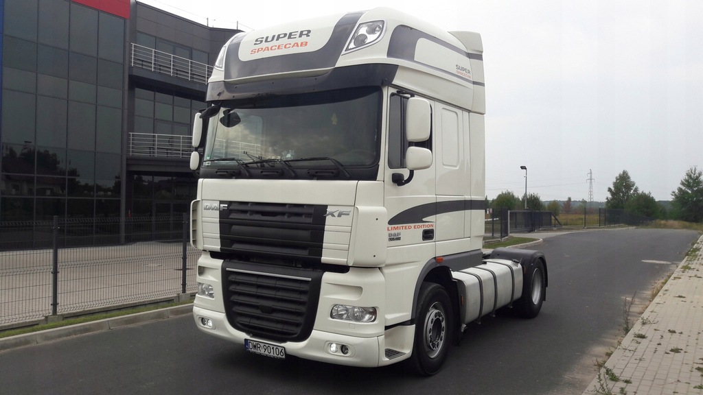DAF XF 105 460 koni SuperSpaceCab