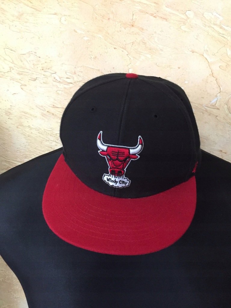 CHICAGO BULLS 47 BRAND CZAPKA Z DASZKIEM
