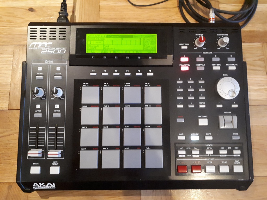 Akai MPC 2500 - 128mb ram - 120GB HDD - JJOSXL
