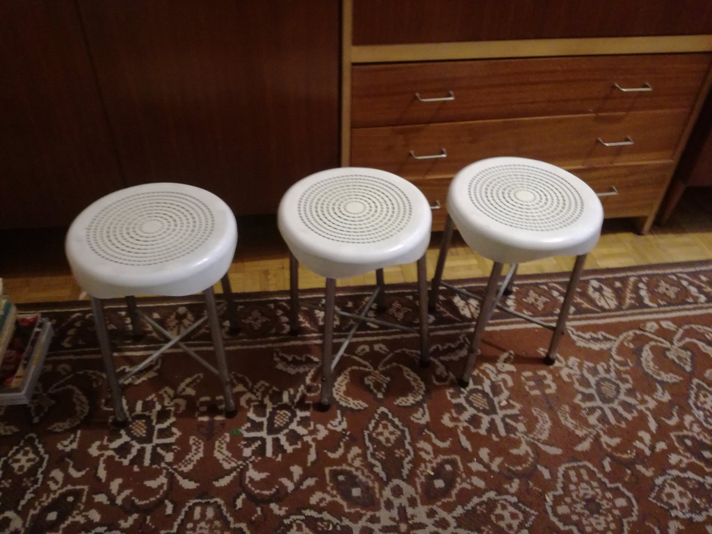 Poamiątki PRL Stary taboret - 3 sztuki