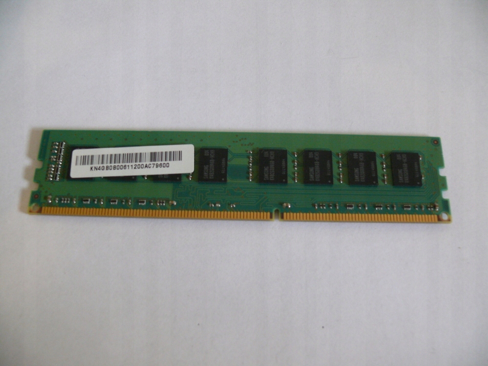 SAMSUNG 4 GB DDR3 PC3-10600 1333 MHZ 1X4GB