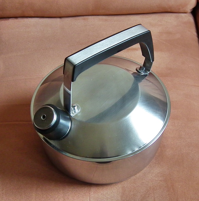 AMC - Czajnik o poj. 2,5 l - SUPER!!!