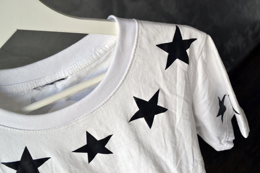 31. Biały t-shirt gwiazdy r. M - DEYNN