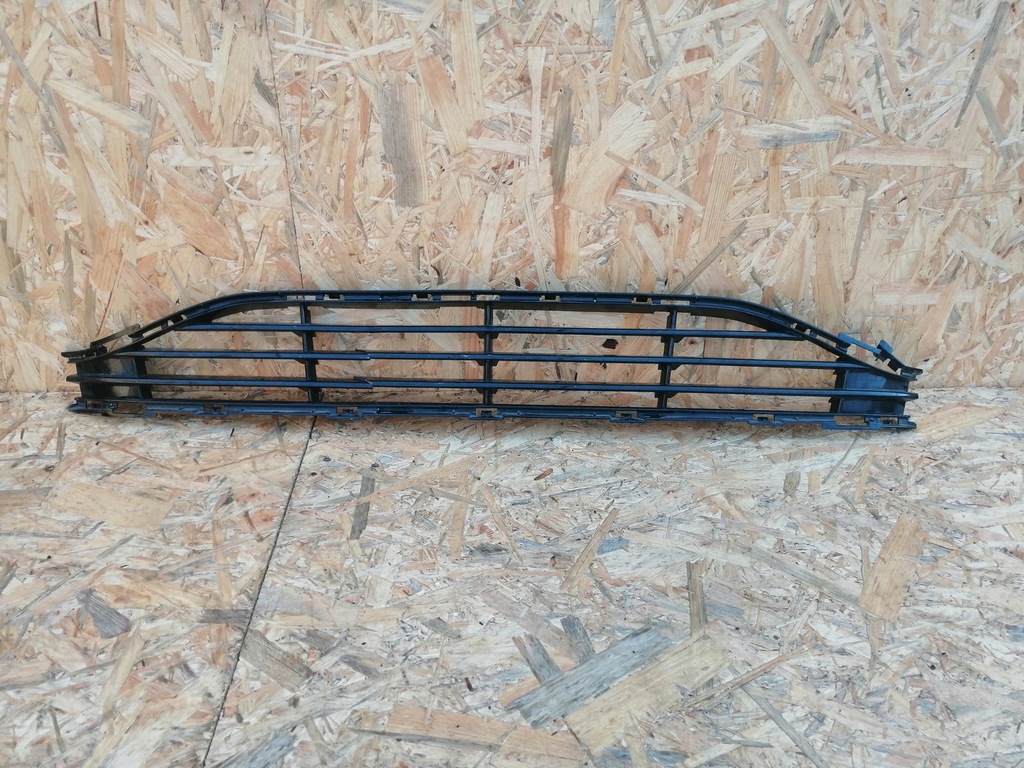 KRATKA ZDERZAKA PRZÓD VOLVO V40 12- 31283743