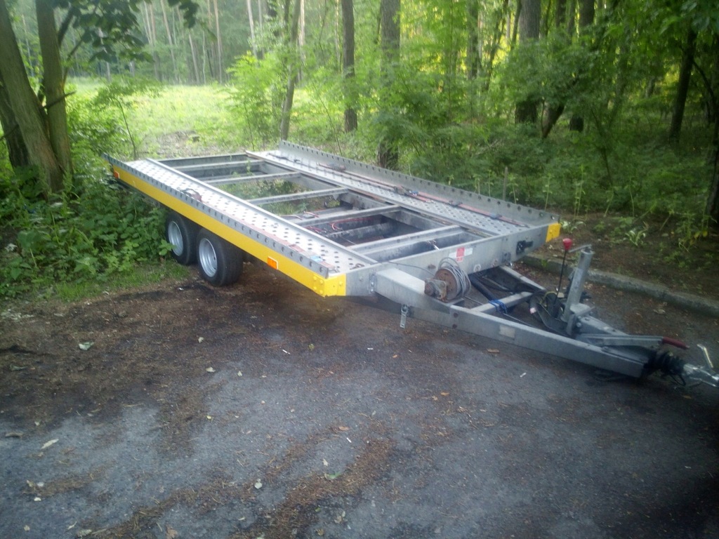 Laweta HUMBAUR 2006rok 2500kg całk.. po kapitalce