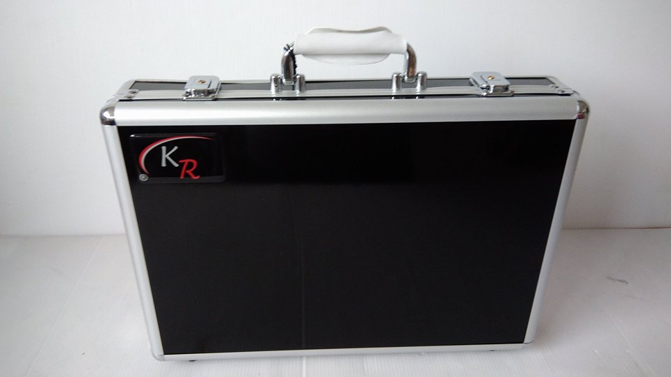 Aluminiowa walizka Dicota                  AR022