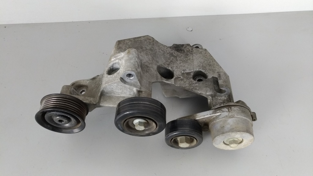 KIA SPORTAGE III ŁAPA NAPINACZ PASKA 252812F000 7258231495