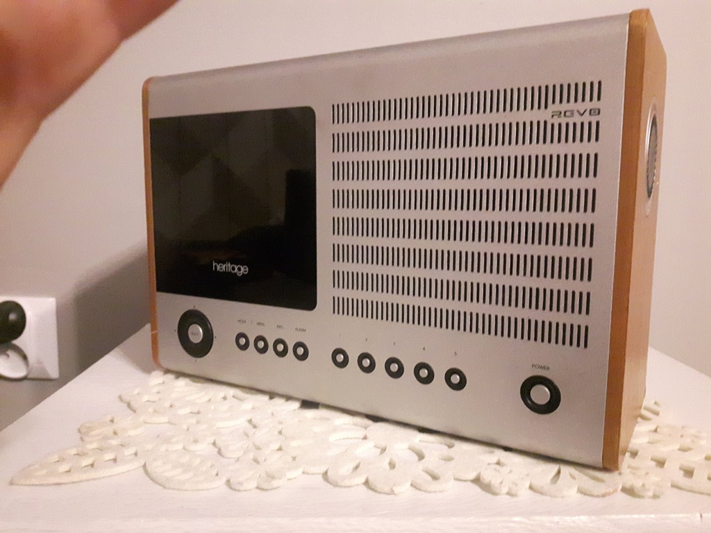 Radio Revo Heritage wifi retro spotify DAB iPod