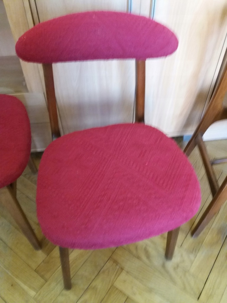Krzesła Hałas