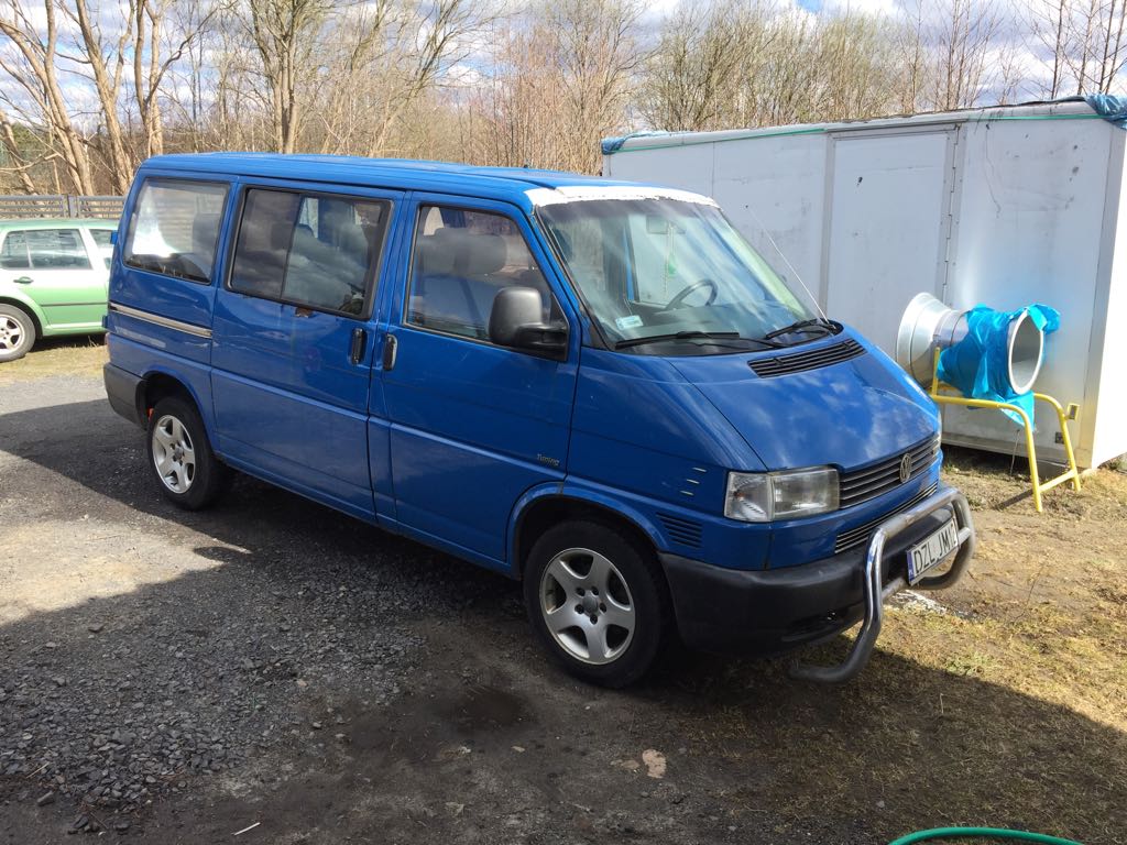 VW T4   2.5 TD  102km    98 rok    9 osobowy