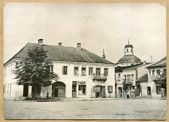 KLIMONTÓW -- Rynek