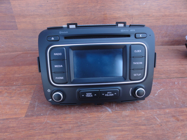 KIA CARENS IV 2013 RADIO CD BLUETOOTH ORYGINAL
