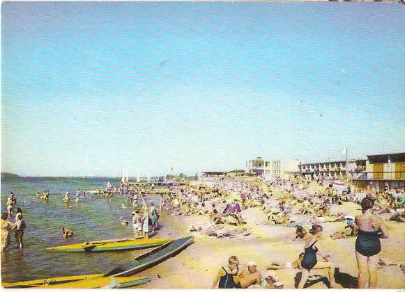 NIEPORĘT -- PLAŻA NAD JEZIOREM -- KAJAKI -- 1968