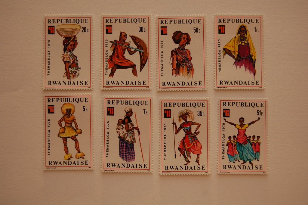 Rwanda Sw 765-72** afrykańskie stroje ludowe