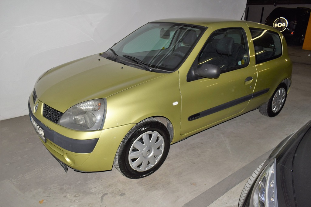 Renault Clio II bezwypadkowy bezawaryjny 2004
