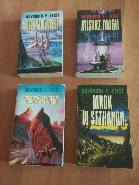 RAYMOND E. FEIST - SAGA O WOJNIE ŚWIATÓW 1-4