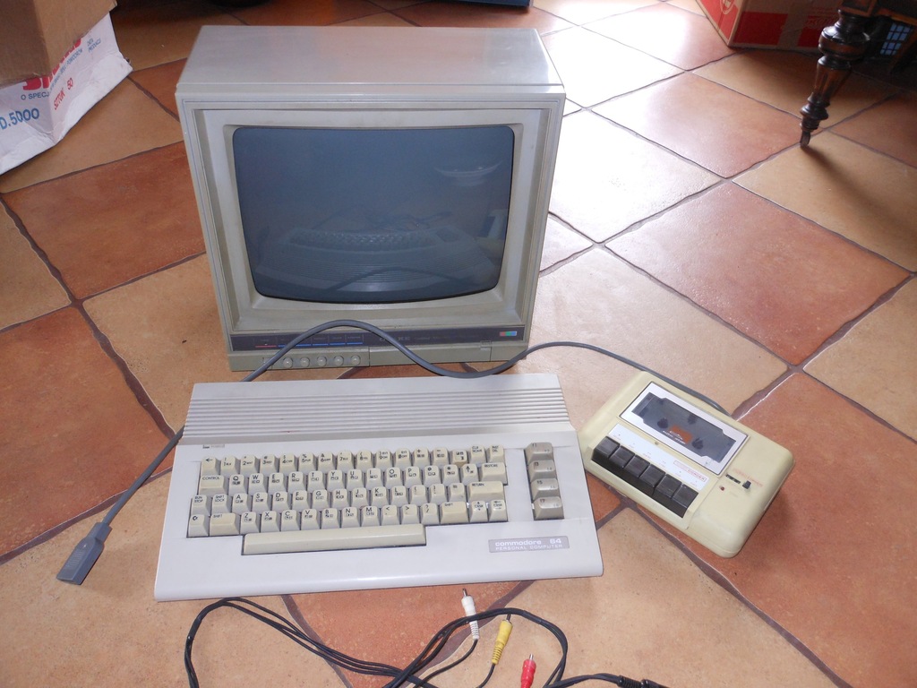 KOMPUTER COMODORE 64 MONITOR OTAKE