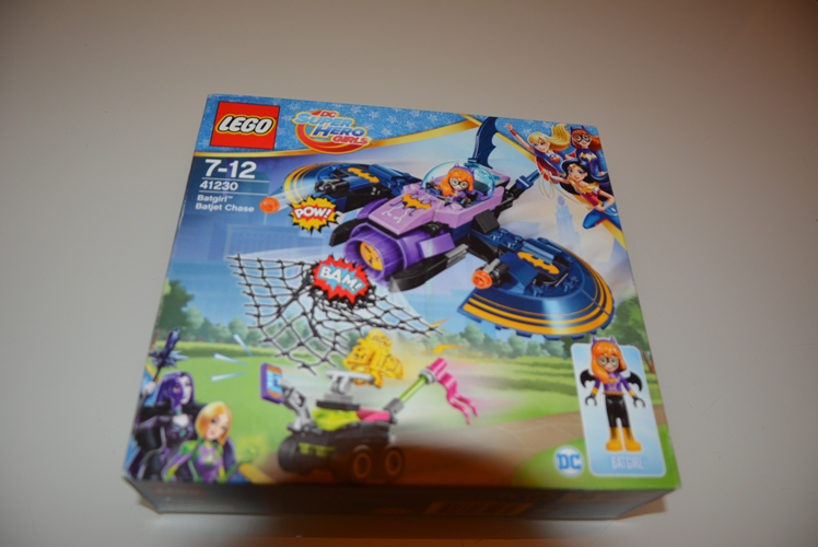 Klocki LEGO SUPER HERO GIRLS 41230 Pościg Batjetem