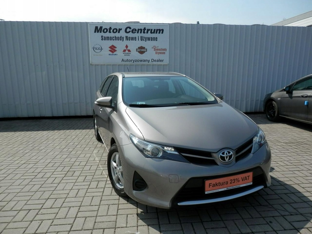 Toyota Auris Salon Polska